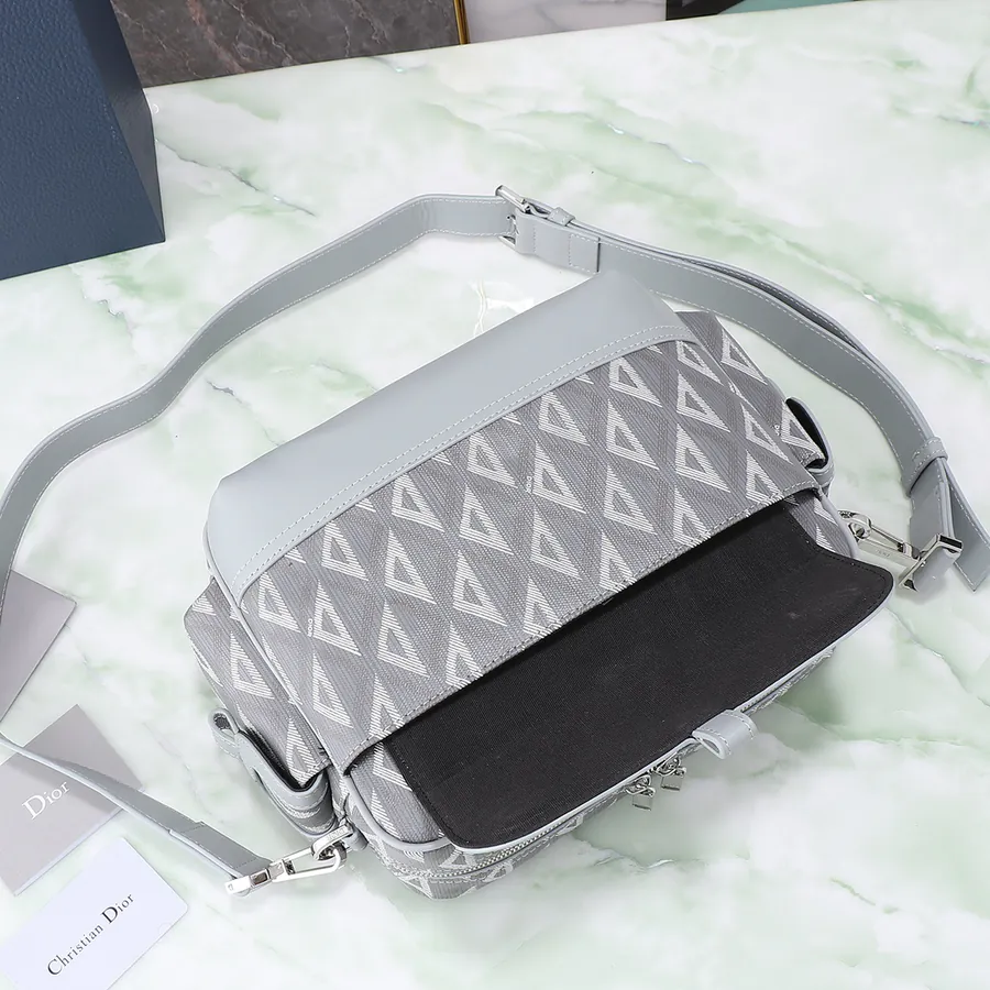 Hit the Road Messenger Bag 26 x 21 x 8 cm Modern Style