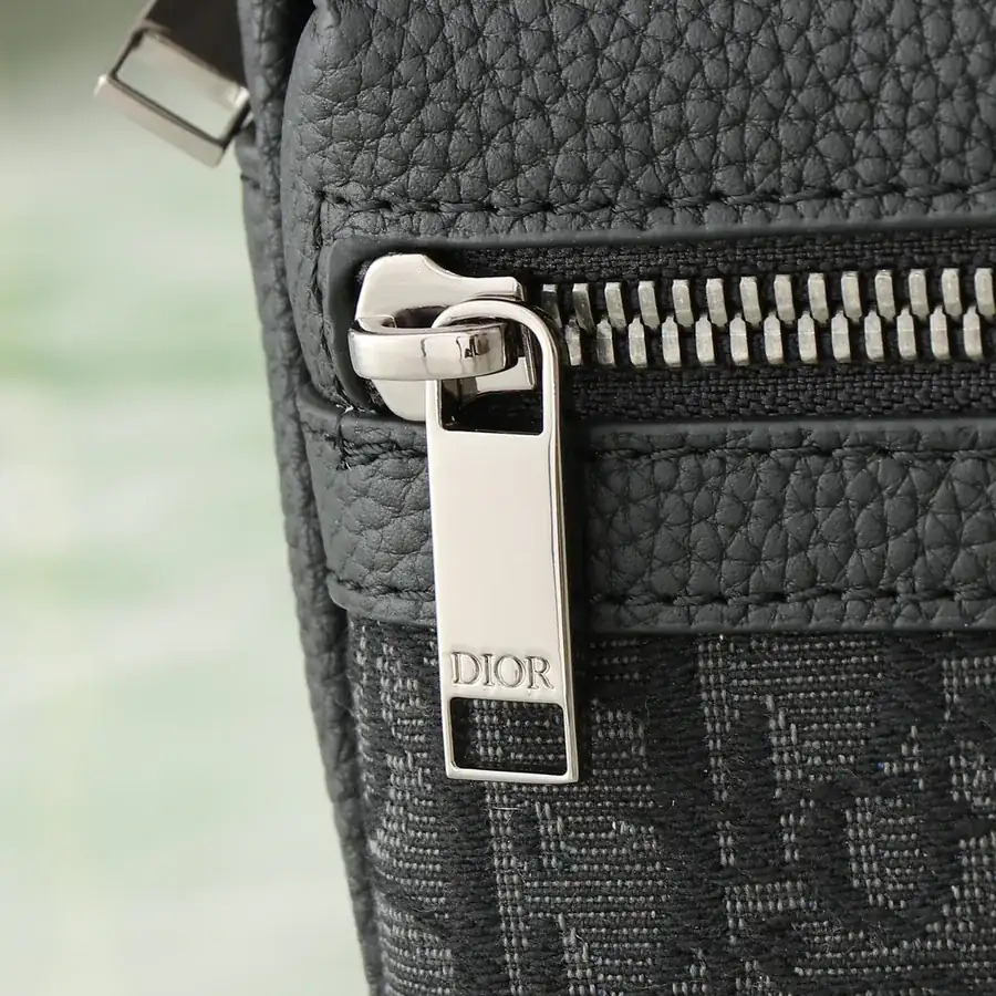 Rider 2.0 Zip Messenger Bag Mini Size