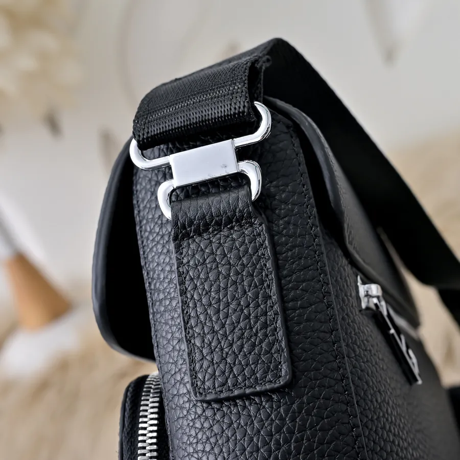 Hermes Men's Crossbody Bag Premium Calfskin, Elegant Hardware
