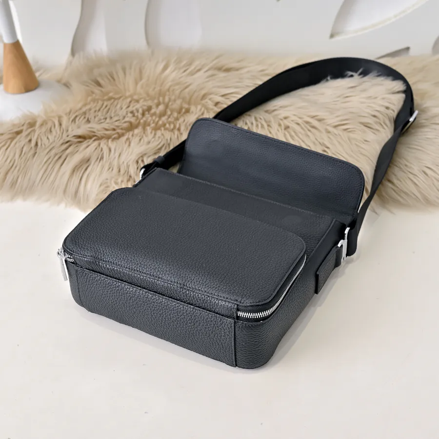Hermes Men's Crossbody Bag Premium Calfskin, Elegant Hardware