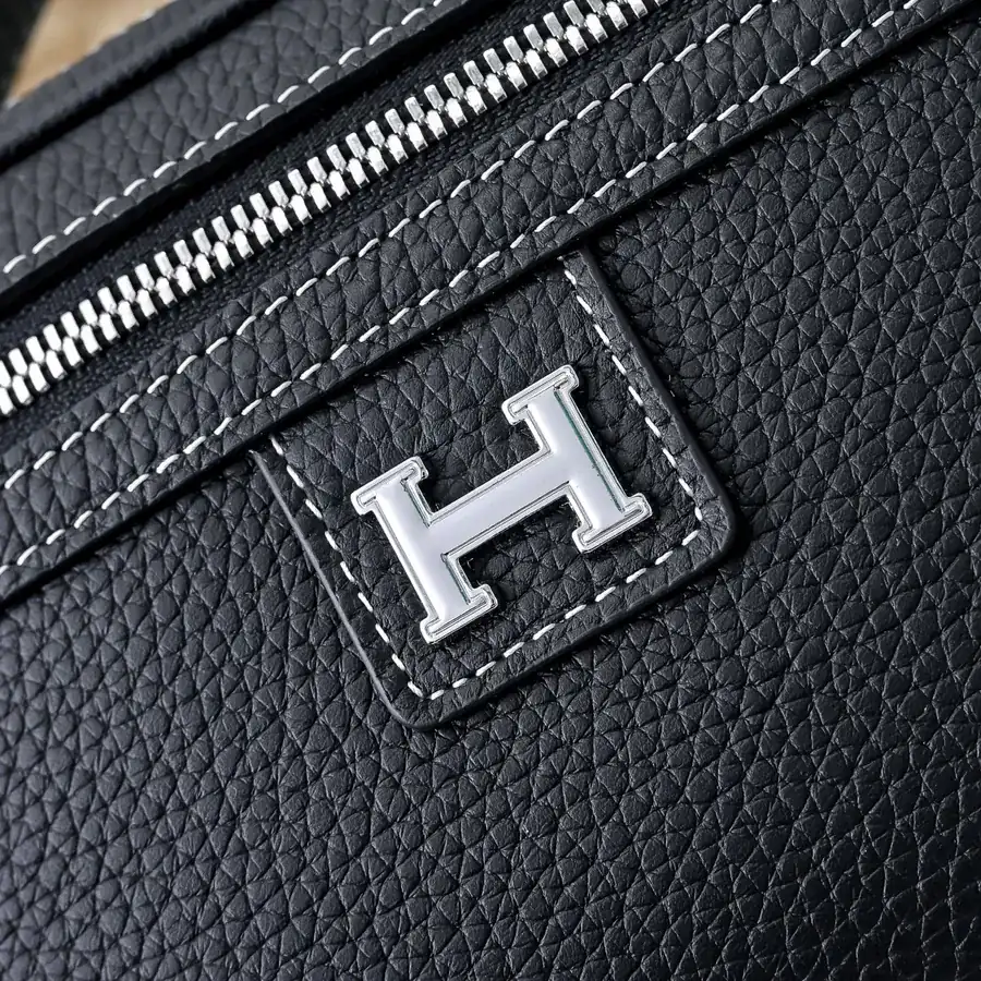 Hermes Men's Crossbody Bag Premium Calfskin, Elegant Hardware