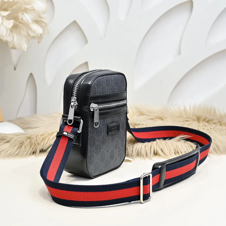Gucci Men's Crossbody Bag Premium Leather, Stylish and Versatile