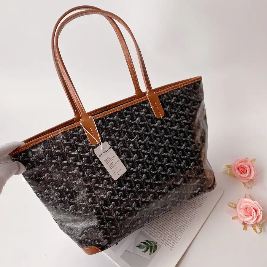 Artois Mini Zip Bucket Bag