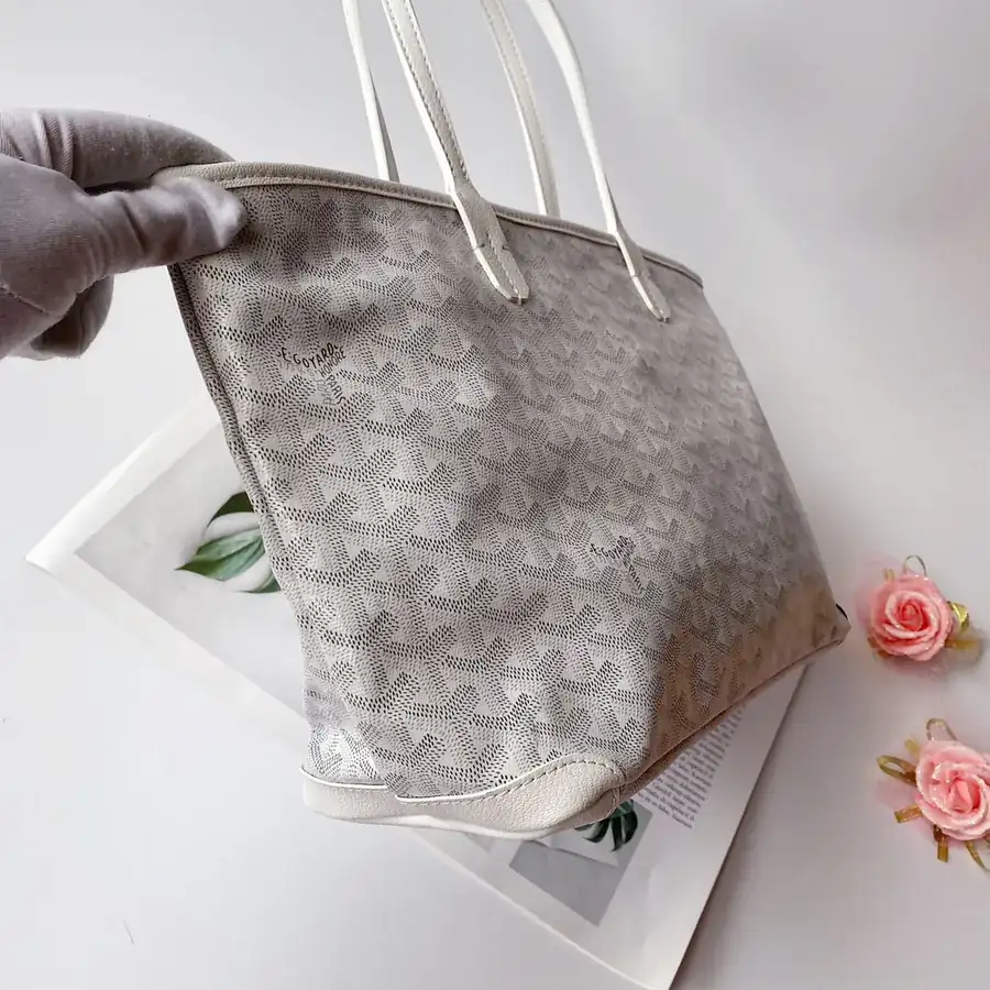 Artois Mini Zip Bucket Bag