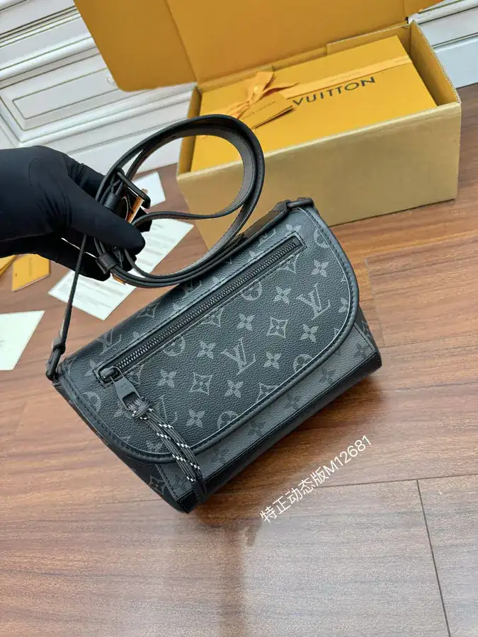 Exclusive 163 First Edition M12681 Leather Bag