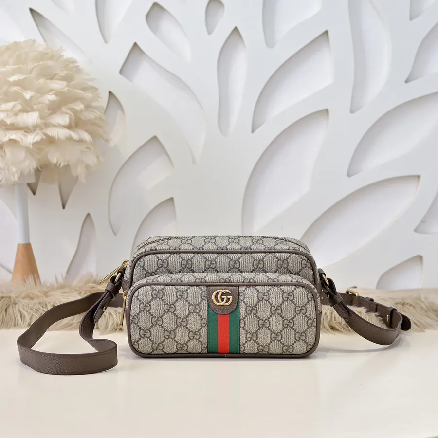 Gucci Men's Crossbody Bag Elegant Leather and Premium Hardware