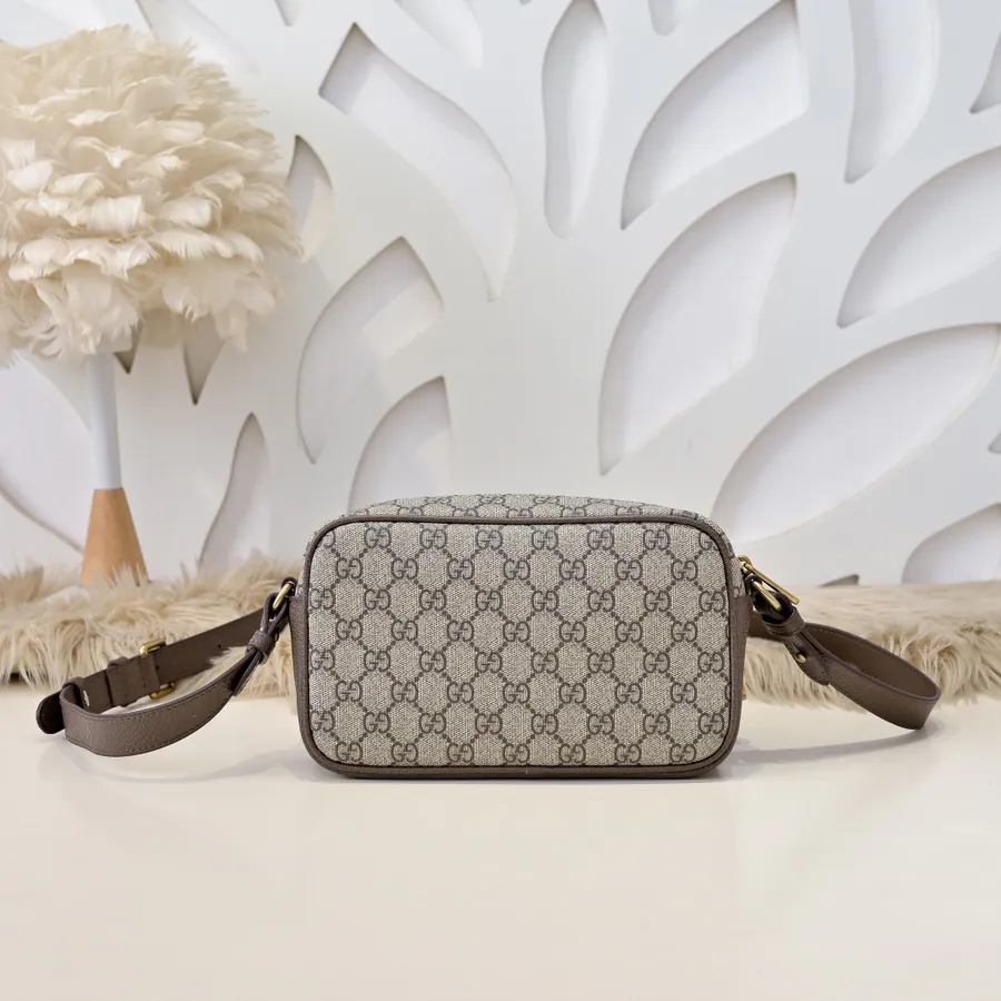 Gucci Men's Crossbody Bag Elegant Leather and Premium Hardware