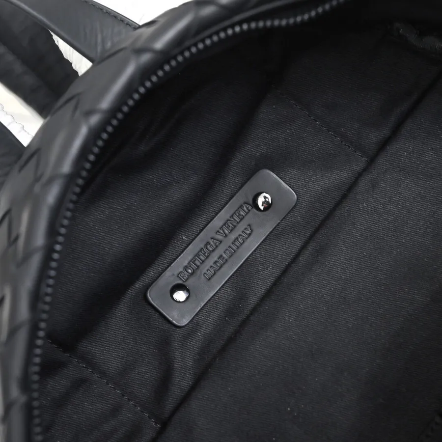 BV Latest Men's Backpack Premium Quality, Elegant Design
