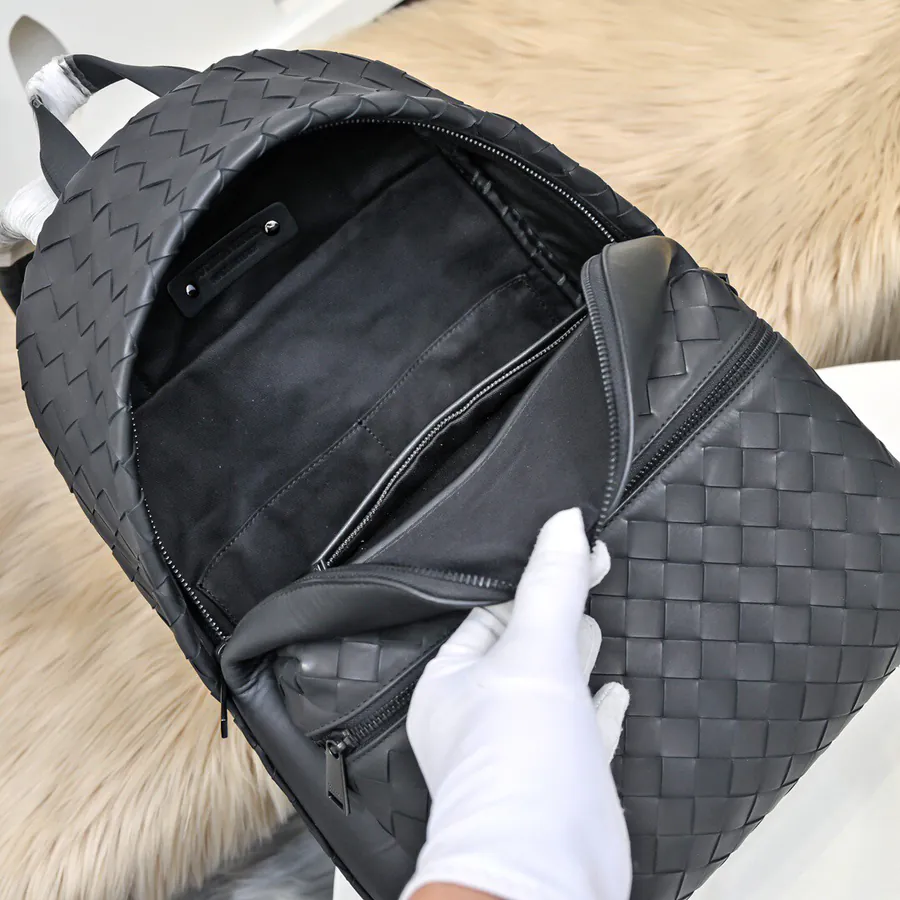 BV Latest Men's Backpack Premium Quality, Elegant Design