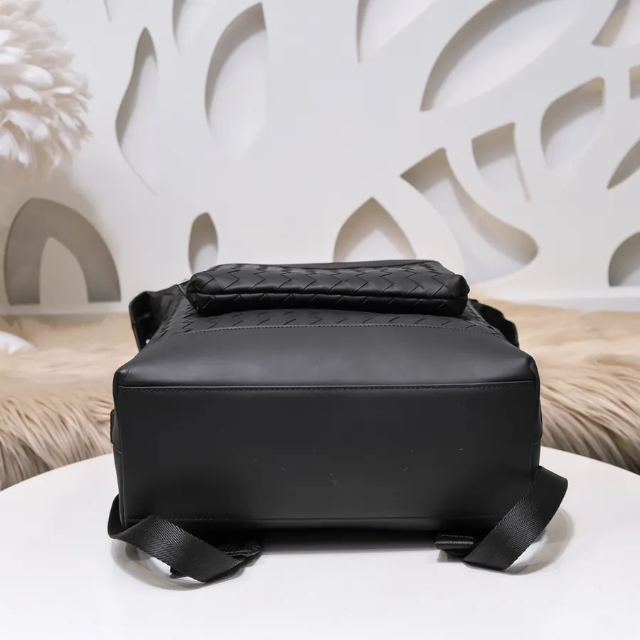 BV Latest Men's Backpack Premium Leather, Elegant Design