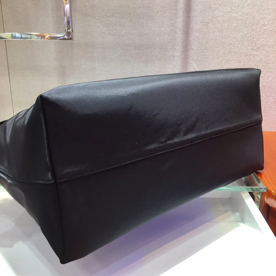 P Family New Style Bucket Bag with Tri Mark