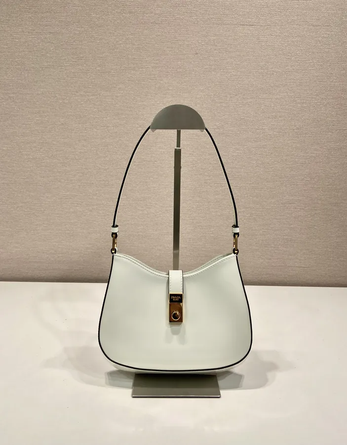 Cheo Shoulder Bag Premium Leather, Versatile Style