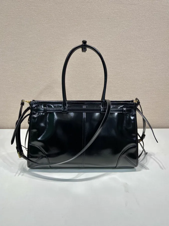 LusSolf Oil Tanned Leather Bucket Bag Large