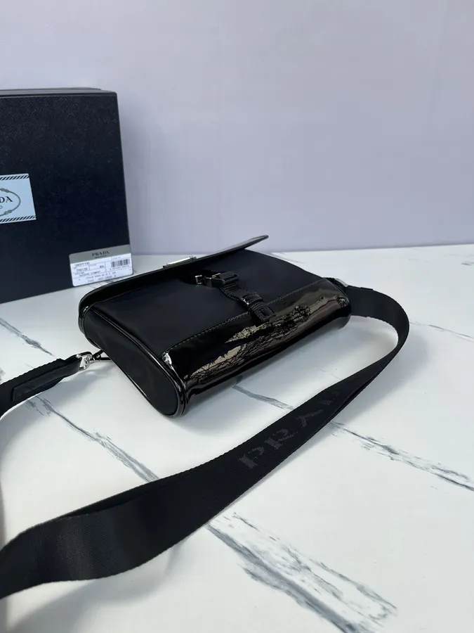 New Post Mail Bag Modern Material Mix Design