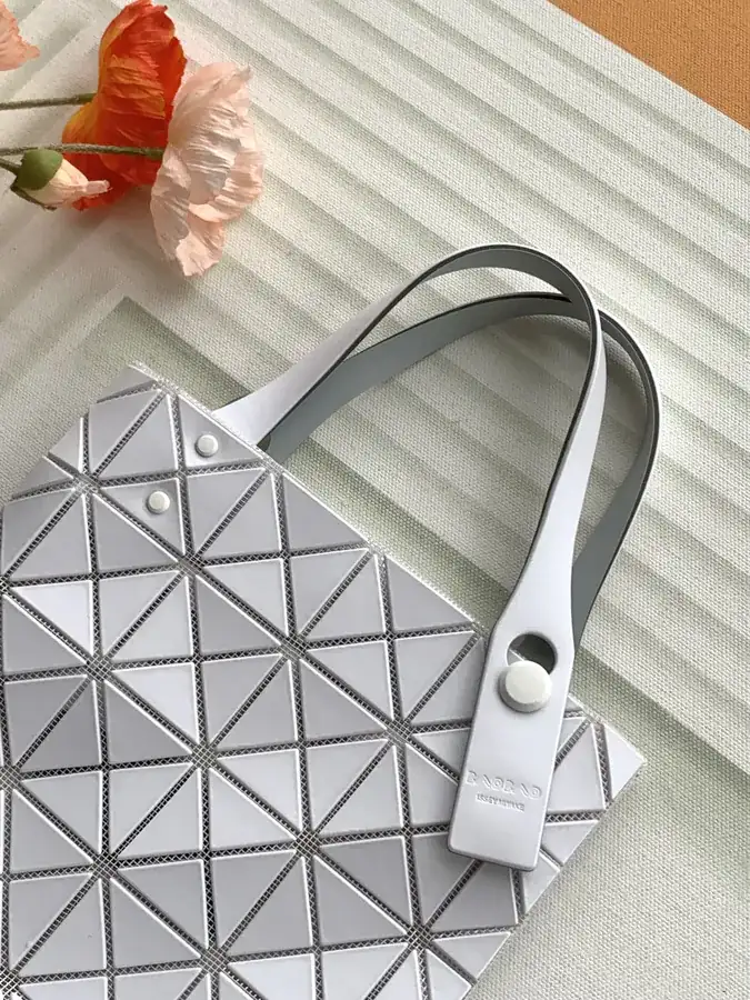 ISSEY MIYAKE Bao Bao Small