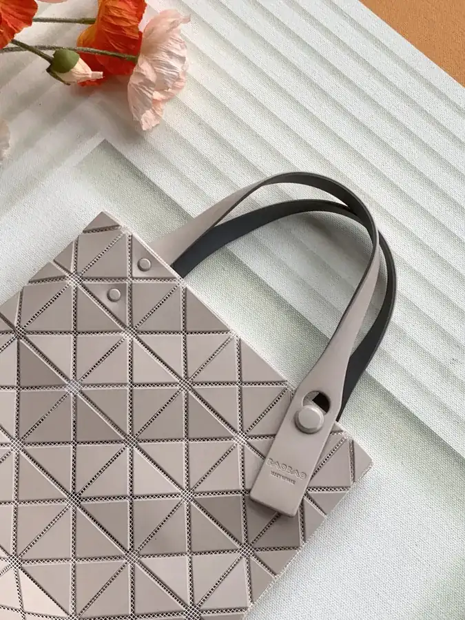 ISSEY MIYAKE Bao Bao Small