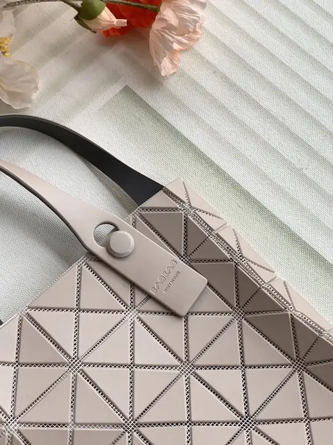 ISSEY MIYAKE Bao Bao Small