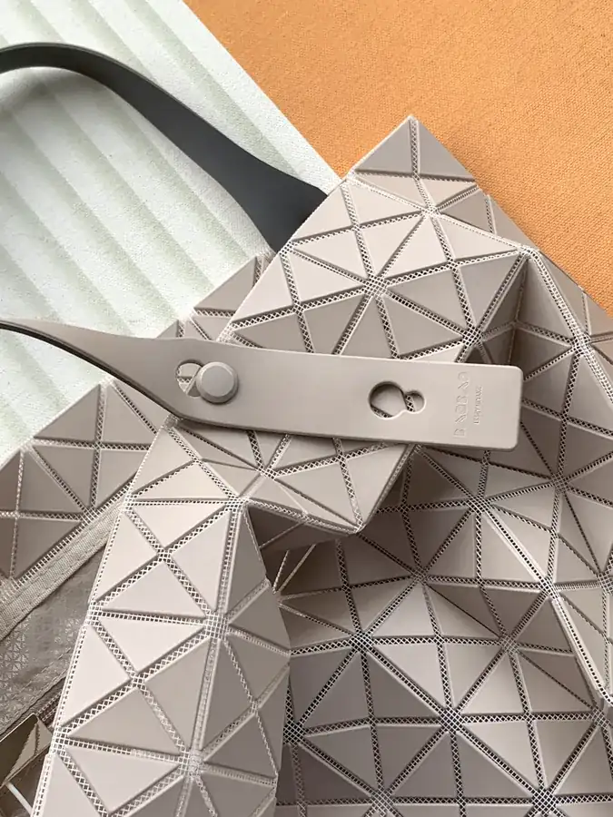 ISSEY MIYAKE Bao Bao Large