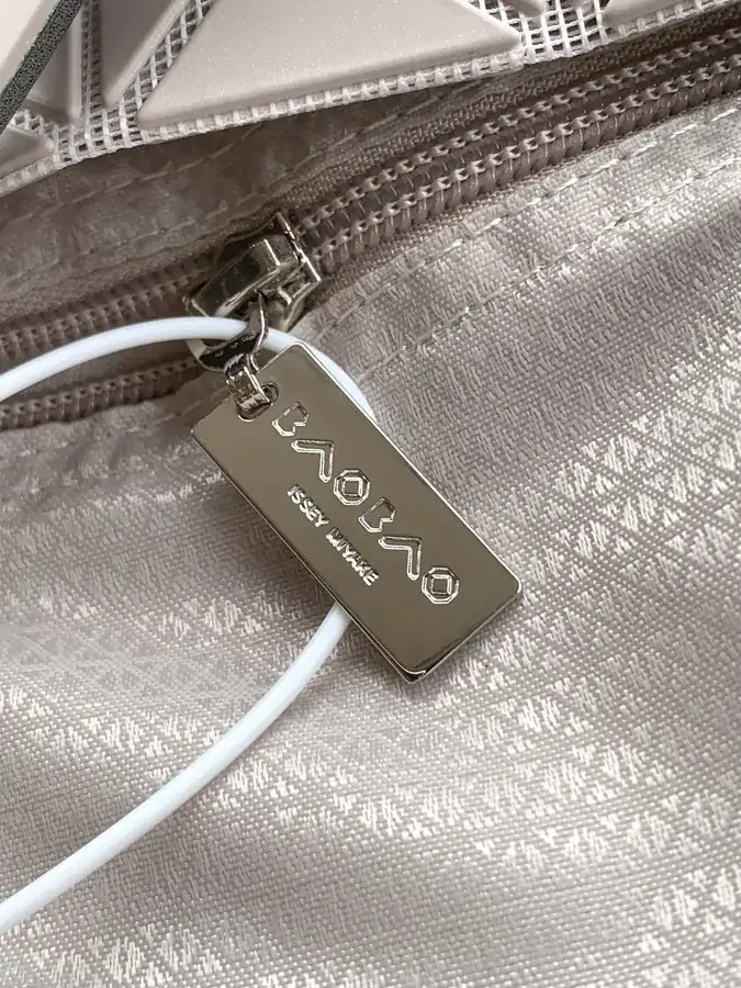 ISSEY MIYAKE Bao Bao Large