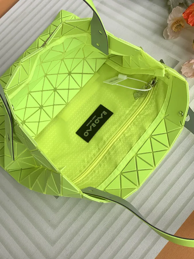 ISSEY MIYAKE BAO BAO Large