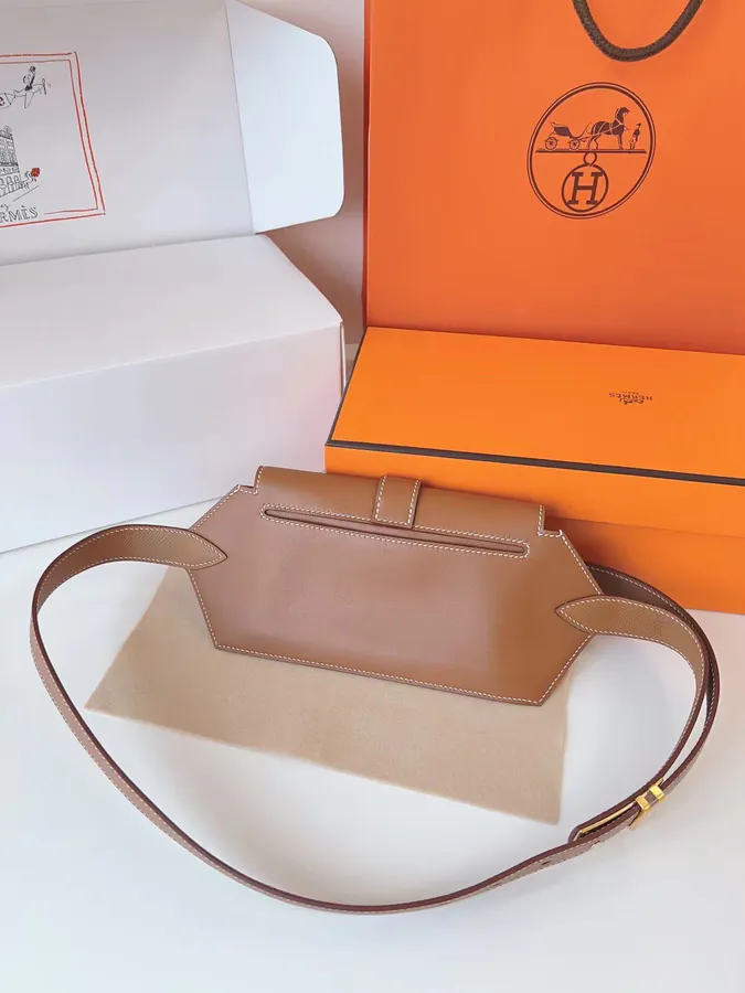 Elan Poet 24 Bucket Bag Swift Calfskin