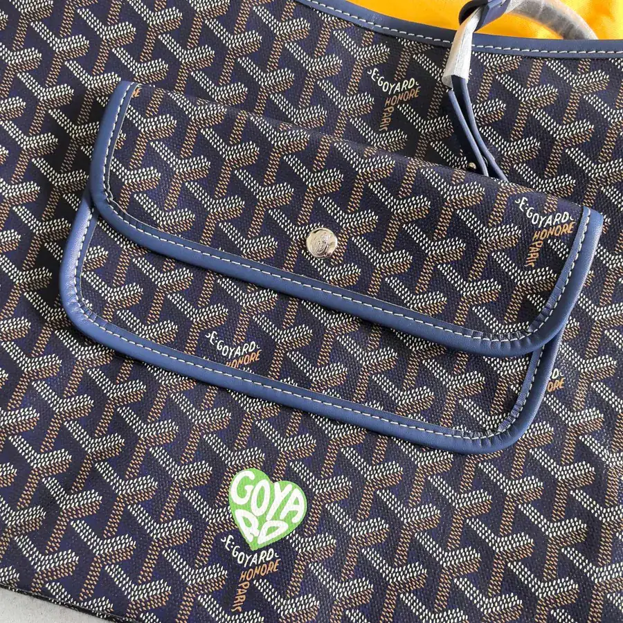 Goyard Hobo with Silk Print, Elegant and Casual