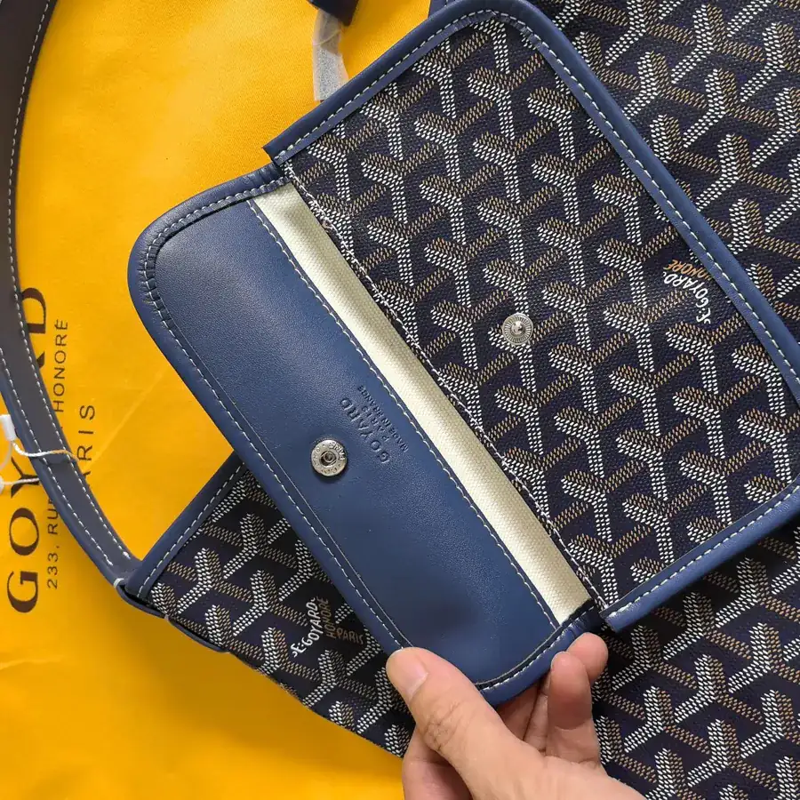 Goyard Hobo with Silk Print, Elegant and Casual