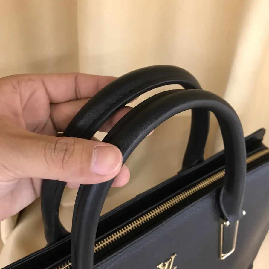 V Briefcase Italian Grained Calfskin, Detach Shoulder Strap