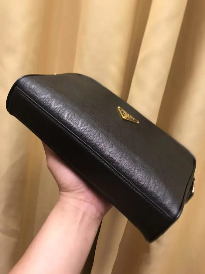 2023 V Brand New Crossbody Bag Classic Design, Grained Calfskin, Black