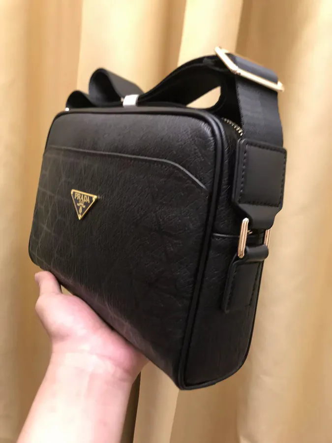 2023 V Brand New Crossbody Bag Classic Design, Grained Calfskin, Black