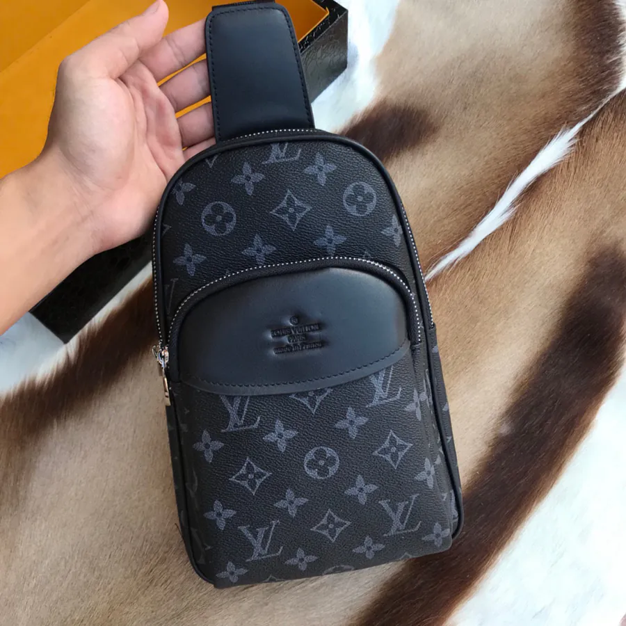 New Background V Family Style V Chest Bag