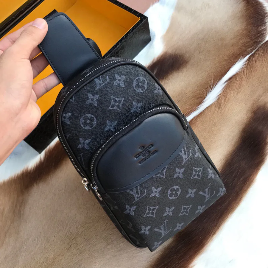 New Background V Family Style V Chest Bag