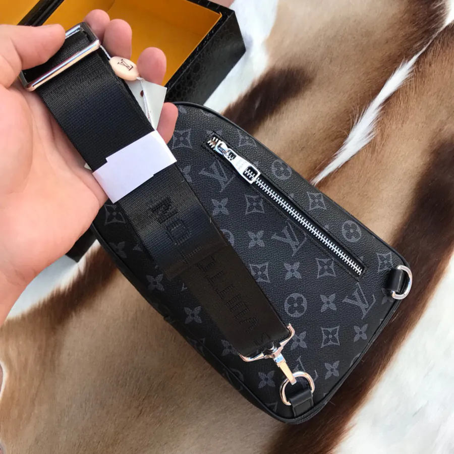 New Background V Family Style V Chest Bag