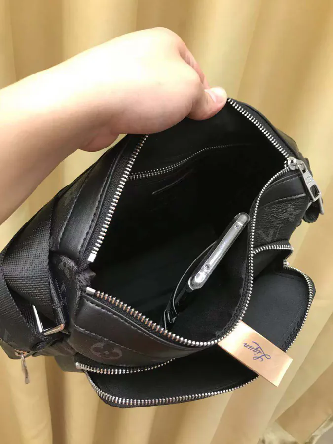 V Brand New Arrival Bucket Bag with Classic Material