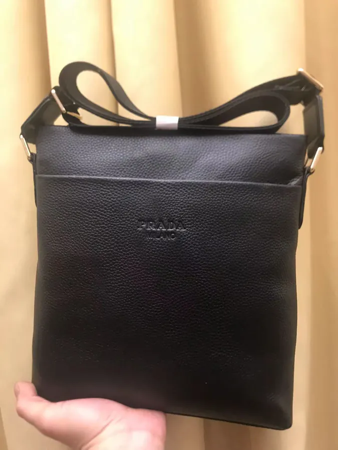 2023 V Brand New Crossbody Bag Classic Design with Zipper Detail