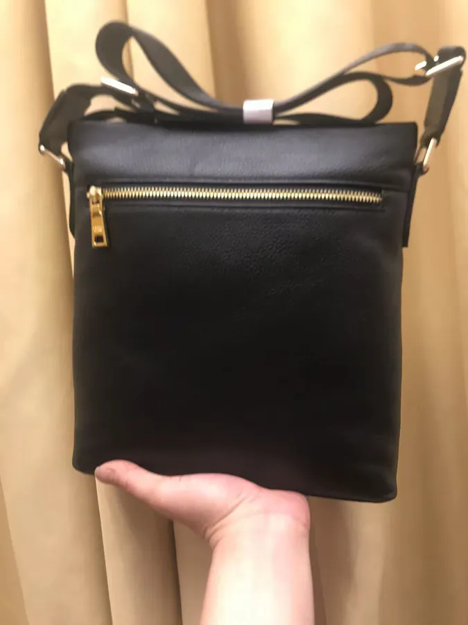 2023 V Brand New Crossbody Bag Classic Design with Zipper Detail