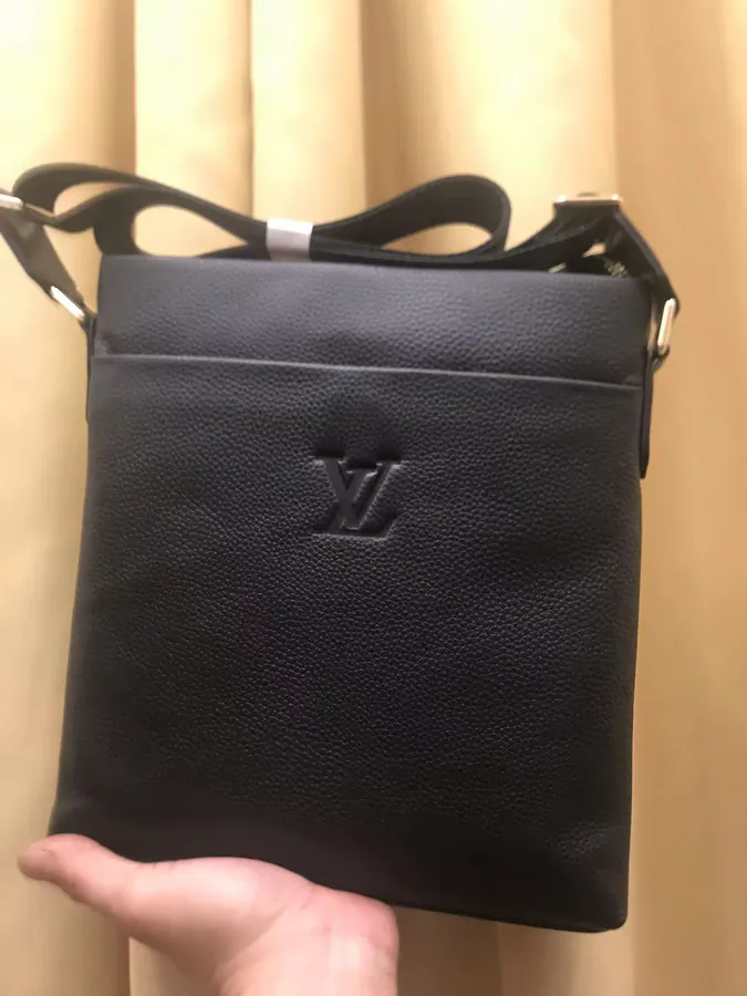 2023 V Brand New Crossbody Bag Grained Calfskin, Classic Design