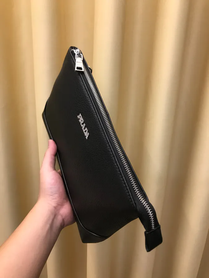 Louis Vuitton Men's Handbag with Zip Closure