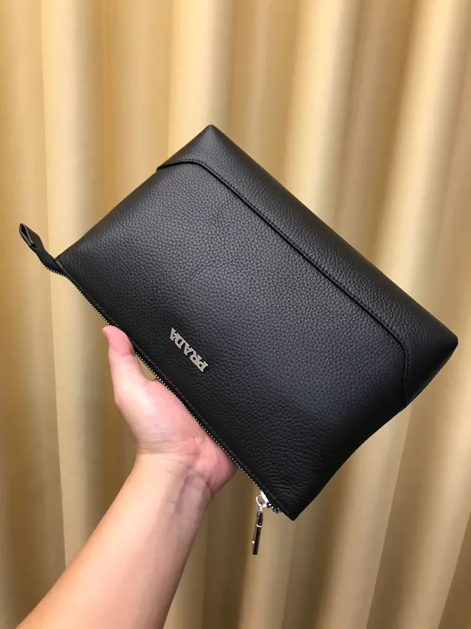 Louis Vuitton Men's Handbag with Zip Closure