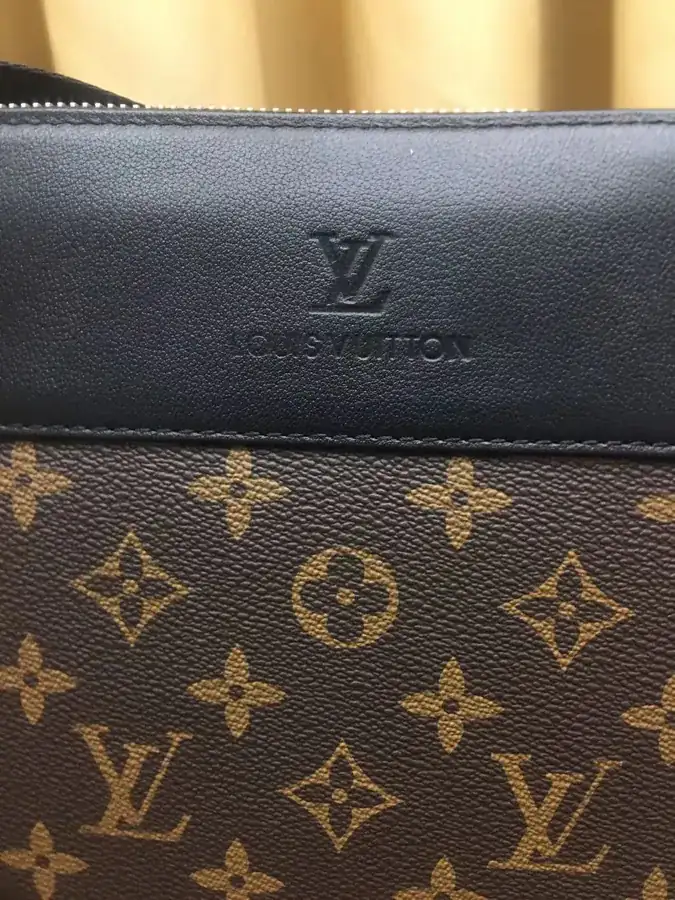 V Brand New Arrival Bucket Bag with Classic Monogram Design