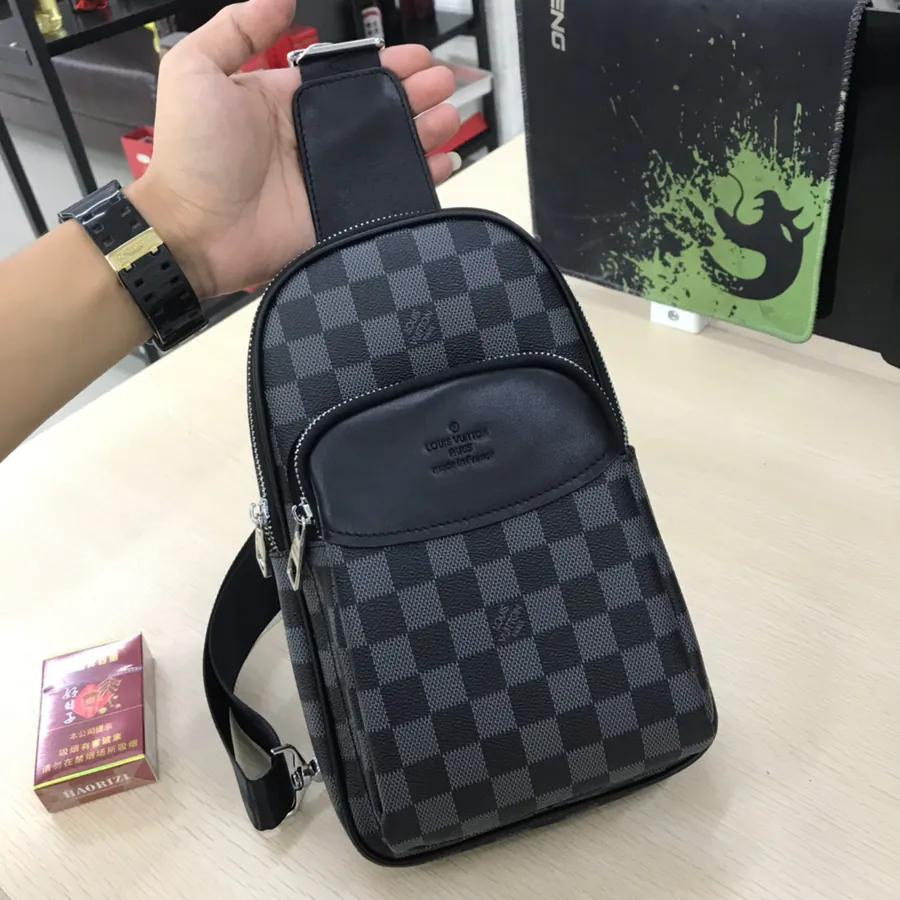 P200 V Family Style Chest Bag