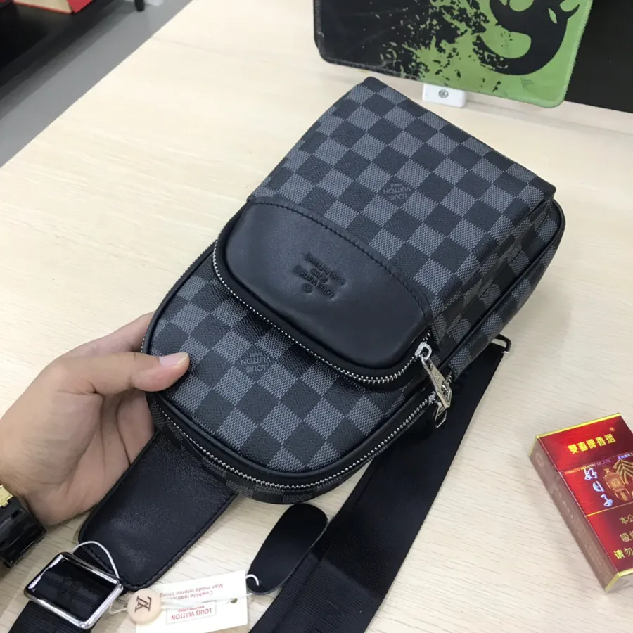 P200 V Family Style Chest Bag