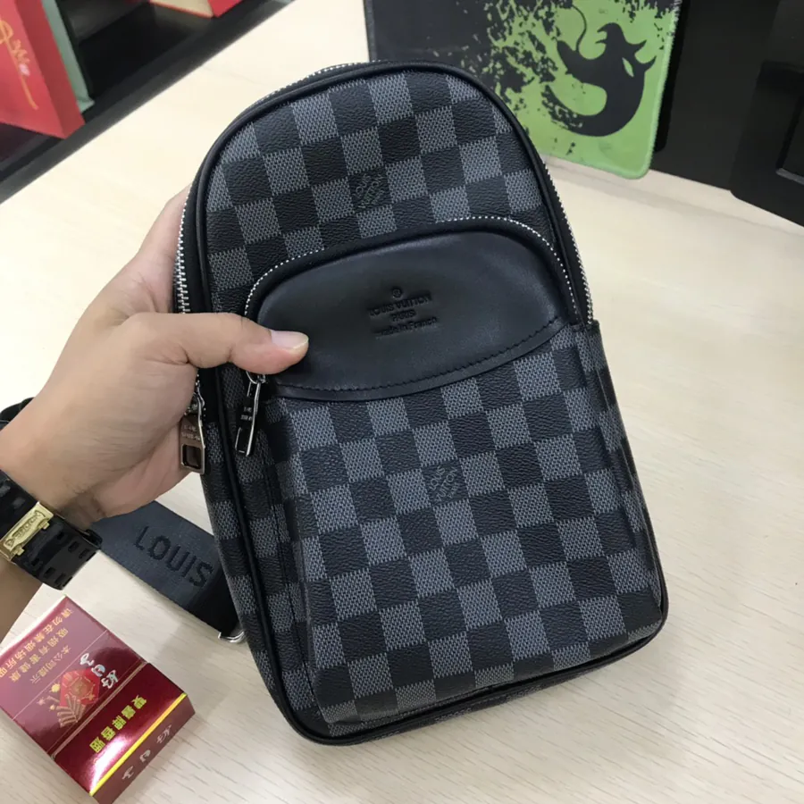 P200 V Family Style Chest Bag