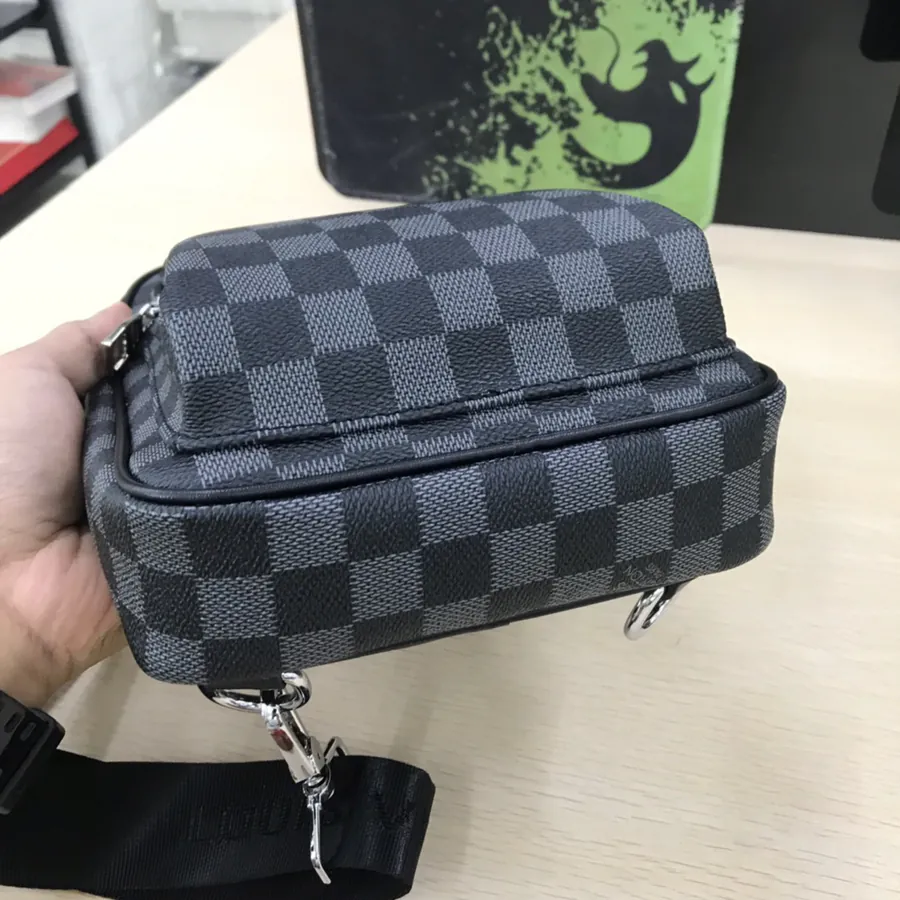 P200 V Family Style Chest Bag