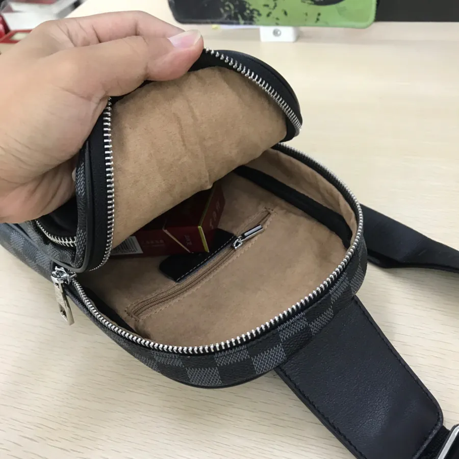 P200 V Family Style Chest Bag