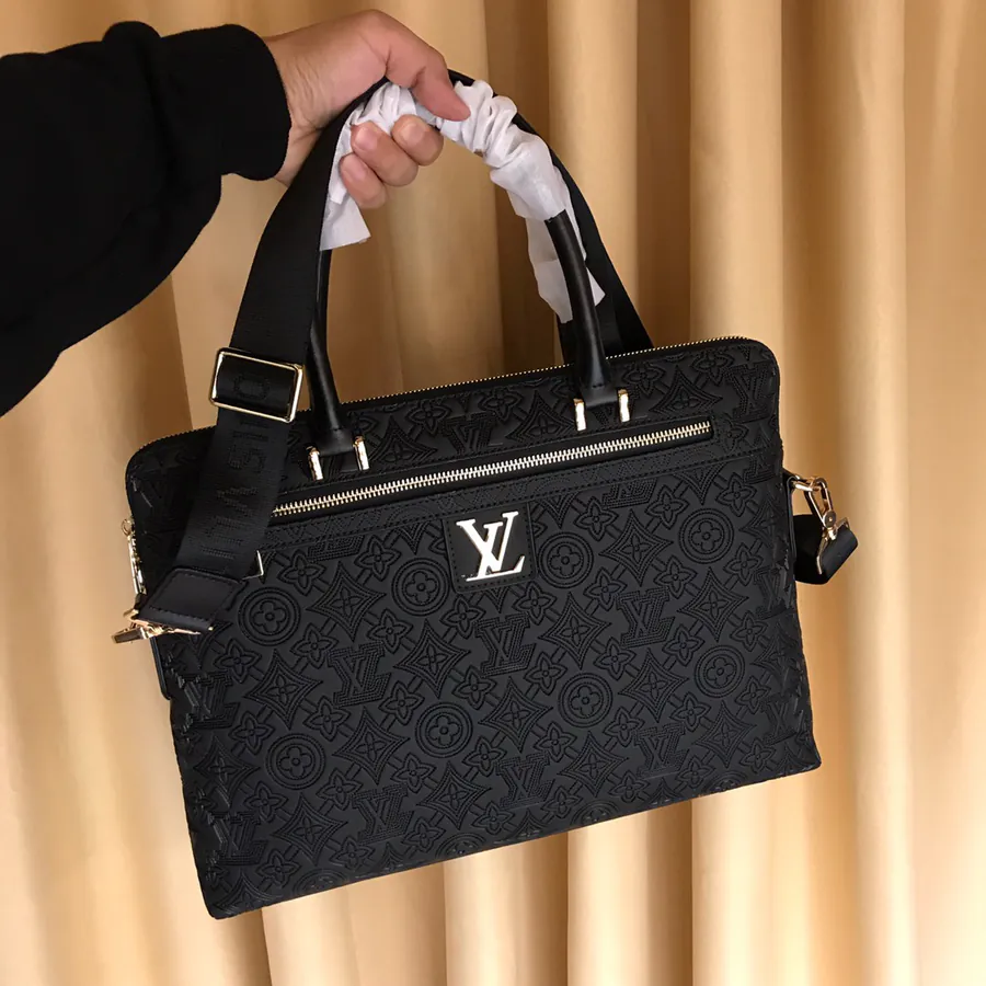 Pt330 Luxury Men's Bag Premium Italian Calfskin, Sleek and Stylish Design