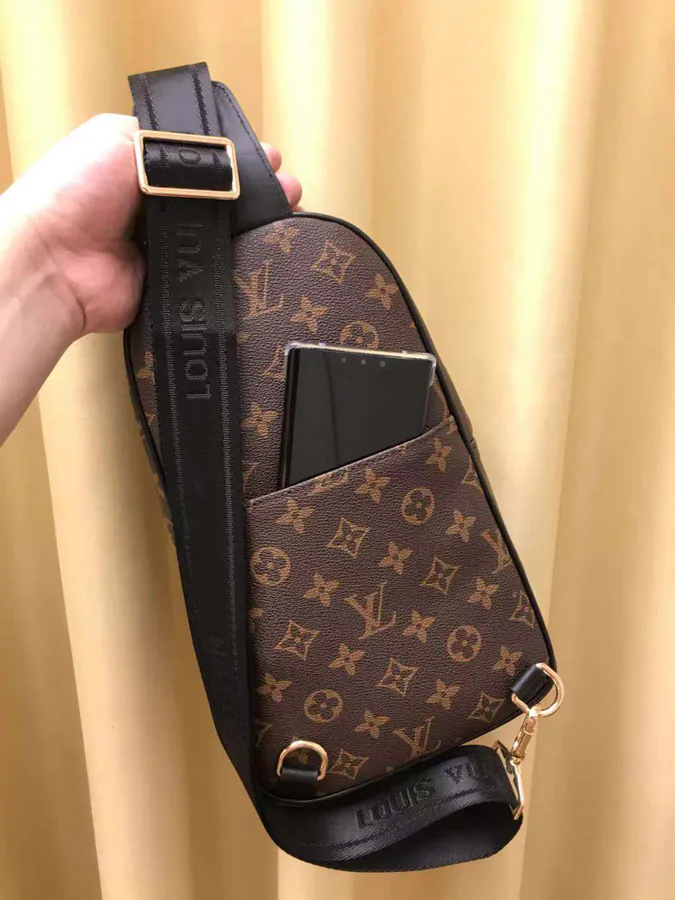 P210 V Home Edition Bucket Bag