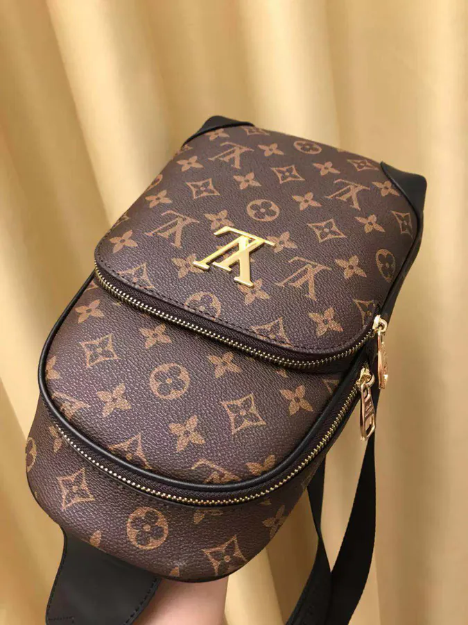 P210 V Home Edition Bucket Bag