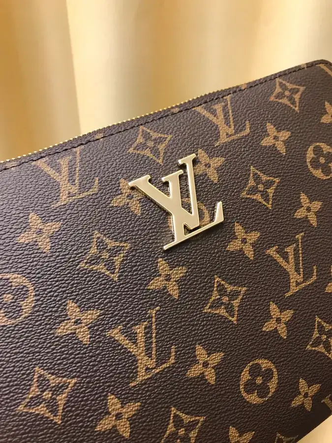 V Style 2021 New Arrival (With Box) Bucket Bag