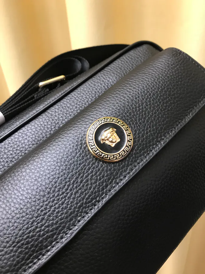 2021 New Fanjia Crossbody Bag with Flip Cover